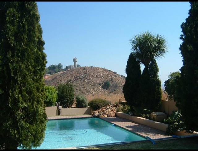 2 BEDROOM APARTMENT FOR SALE IN NORTHCLIFF